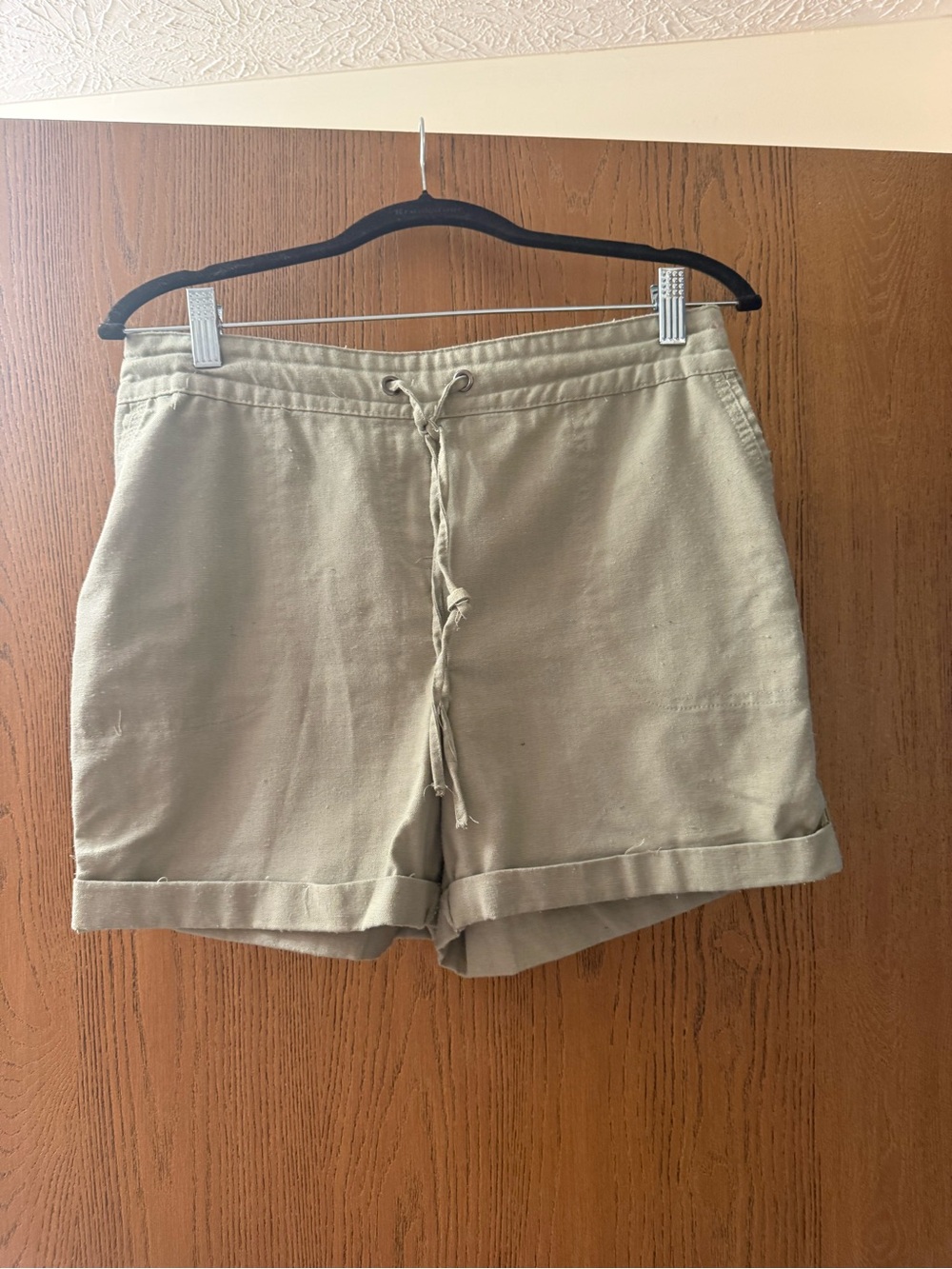 Women’s Relaxed Drawstring Shorts in Khaki